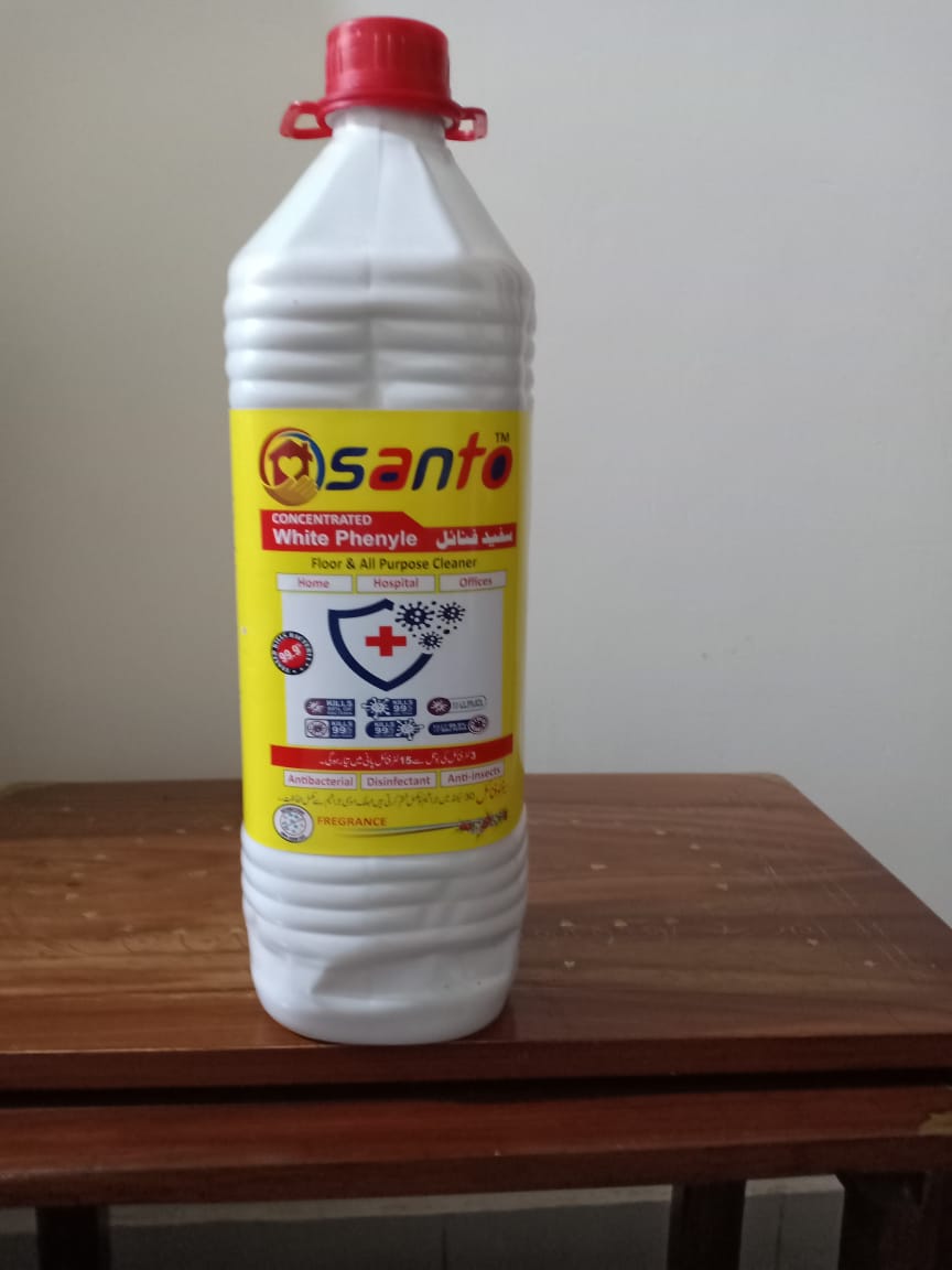 Santo Concentrated White Phenyle